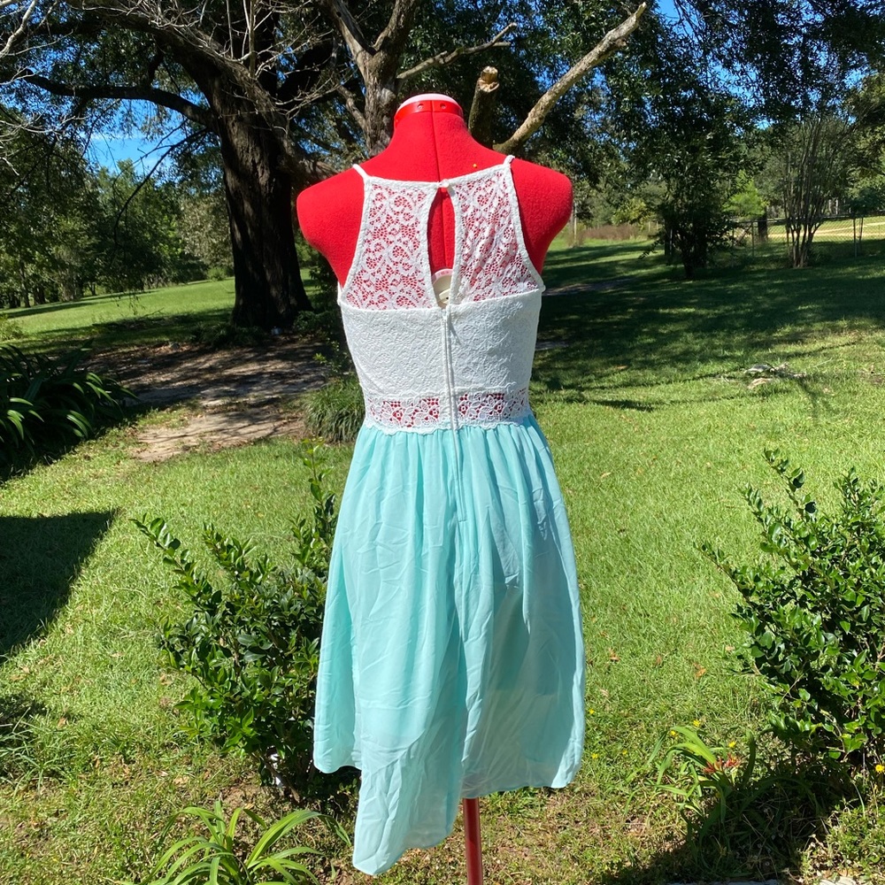Dress - Picture 2 of 6